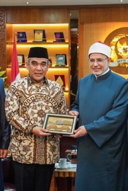 Muzani: Presiden Prabowo Merasa Indonesia Punya Utang Budi kepada Al Azhar Mesir