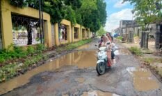 Warga dan Pemudik di Lampung Utara Keluhkan Wisata Lubang di Jalur Silaturahmi Lebaran