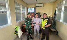 Aksi Jujur Petugas Tol Bakter, Tas Berisi Uang Puluhan Juta dan Dolar Dikembalikan Utuh