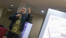 DR Teguh Santosa