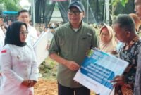 BUPATI Mesuji dan Gubernur Lampung saat memastikan persoalan petani dapat diminimalisir [Na]