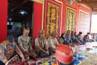 BUDAYA sebagai pendorong pertumbuhan ekonomi masyarakat. Gubernur dan Walikota Bandarlampung berkunjung ke Negeri Olok Gading [De]