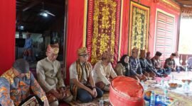 BUDAYA sebagai pendorong pertumbuhan ekonomi masyarakat. Gubernur dan Walikota Bandarlampung berkunjung ke Negeri Olok Gading [De]