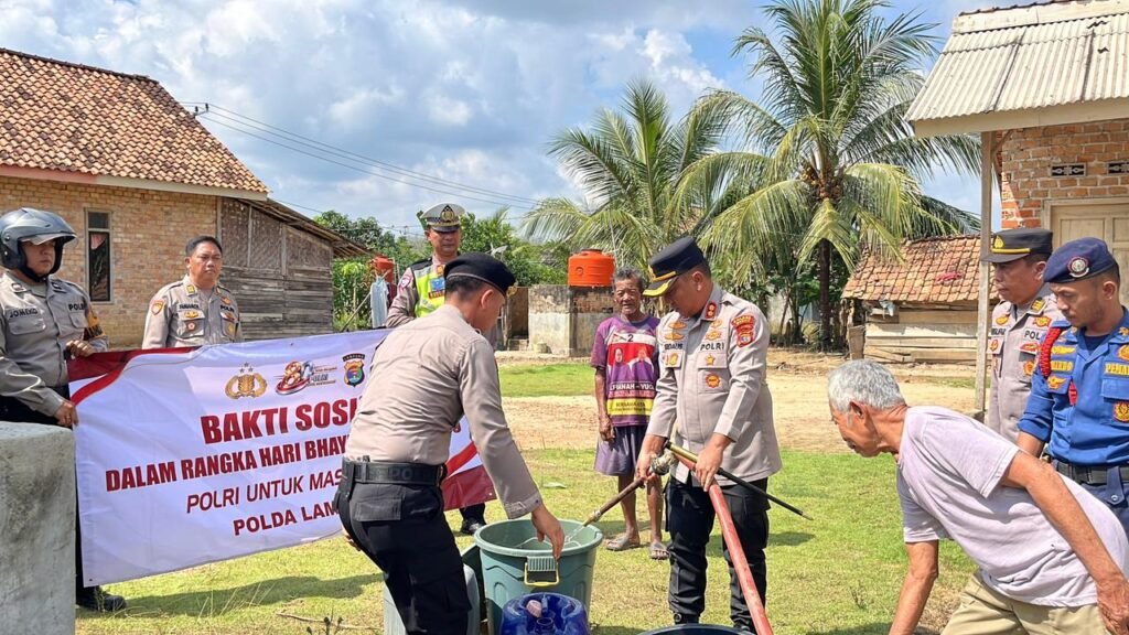 Peringati Hari Bhayangkara ke-80, Polres Mesuji Salurkan Bantuan Air Bersih Untuk Warga Desa Labuhan Permai
