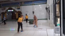 POLRES Mesuji gelar bersih-bersih tempat ibadah [Na]