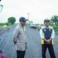 Gubernur Rahmat Mirzani Djausal, melakukan peninjauan langsung terhadap progres pengerjaan infrastruktur jalan pada ruas Rawa Jitu - Umbul Mesir, Kabupaten Tulang Bawang [pl]