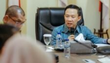 MARINDO Sekdaprov pimpin rapat perangkat daerah agar mempercepat penyelesaian operasional Sekolah Rakyat dapat berjalan sesuai jadwal yang telah ditetapkan [De]
