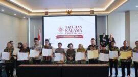 Universitas Islam Negeri (UIN) Raden Intan Lampung (RIL) menandatangani Memorandum of Understanding (MoU) atau Nota Kesepahaman dengan Universitas Gadjah Mada (UGM) dalam rangkaian Tayuhan KAGAMA Lampung 2026 di Grand Mercure Hotel, Sabtu (16/05/2026).[De]