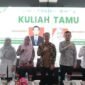 Fakultas Sains dan Teknologi (FST) Universitas Islam Negeri (UIN) Raden Intan Lampung (RIL) menggelar kuliah tamu mata kuliah bertajuk Immune Defense: Memahami Sistem Imun dan Malaria di Era Biomedis Modern di Ruang Teater lantai 2 Gedung Academic & Research Center UIN, Selasa (19/05/2026).[De]