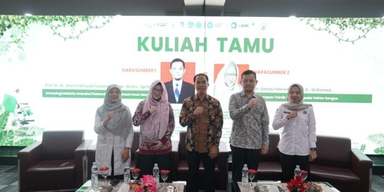 Fakultas Sains dan Teknologi (FST) Universitas Islam Negeri (UIN) Raden Intan Lampung (RIL) menggelar kuliah tamu mata kuliah bertajuk Immune Defense: Memahami Sistem Imun dan Malaria di Era Biomedis Modern di Ruang Teater lantai 2 Gedung Academic & Research Center UIN, Selasa (19/05/2026).[De]
