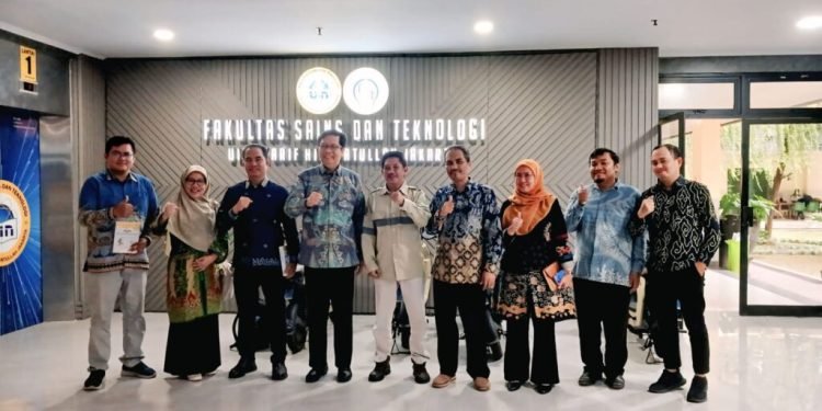 Dalam upaya memperkuat transformasi digital kampus sekaligus mendukung pengembangan kelembagaan, Program Studi Sistem Informasi (Prodi Sisfo) Fakultas Sains dan Teknologi (FST) Universitas Islam Negeri (UIN) Raden Intan Lampung (RIL) .[De]