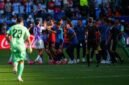 FIFA dan Bola Argentina Pasca Bentrok Lawan Spanyol. Pertandingan berakhir 1-0 untuk Spanyol dan mengantar Spanyol sebagai Juara Dunia [Xin]