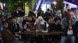 Wakil Gubernur Lampung, Jihan Nurlela, menghadiri kegiatan nonton bareng (nobar) pertandingan Piala Dunia FIFA 2026 bersama masyarakat di kawasan Pasar Kreatif dan Seni PKOR Way Halim, Rabu (1/7/2026).[De]