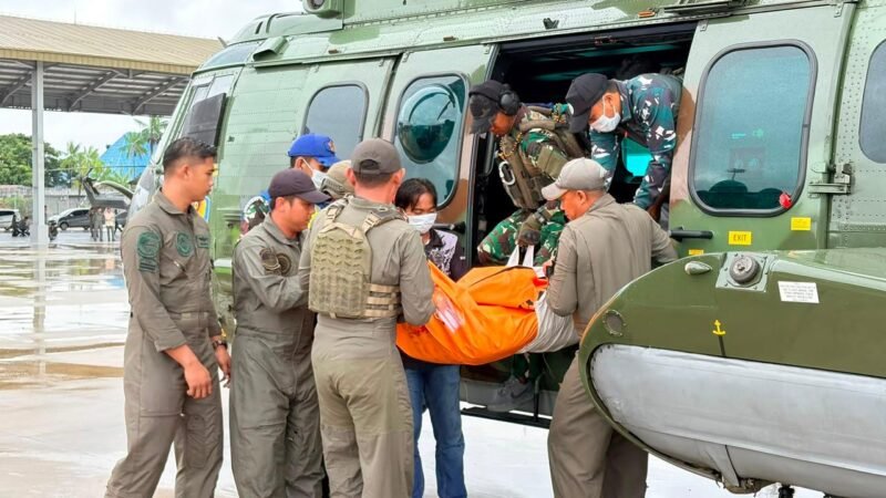 Menteri Koordinator Bidang Politik dan Keamanan RI, Jenderal TNI (Purn.) Djamari Chaniago mengutuk keras pembakaran pesawat dan tindakan keji terhadap pilot pesawat AMA yang diduga kuat dilakukan oleh kelompok KKB Papua.[Hs]