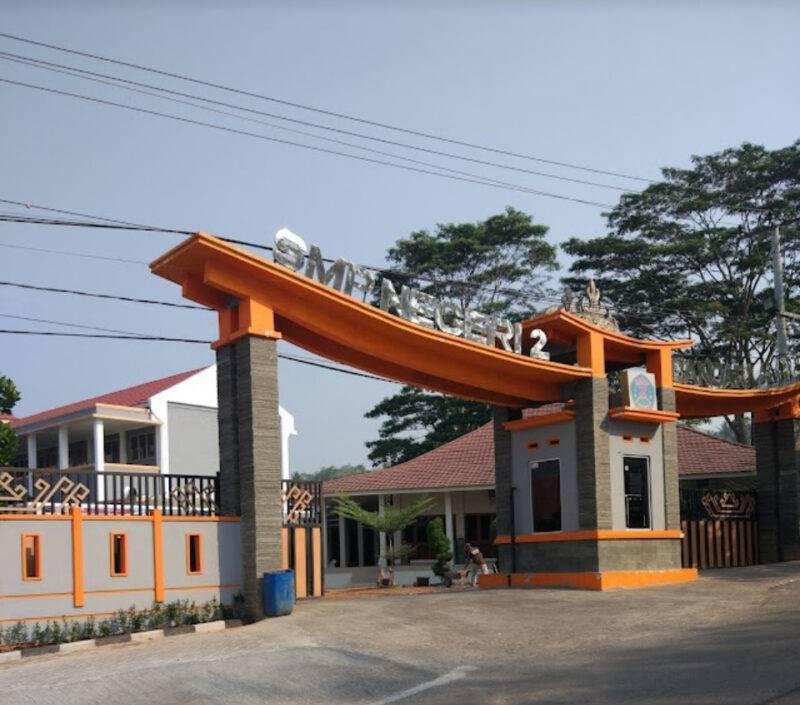 Di tengah semakin ketatnya persaingan dunia pendidikan, SMP Negeri 2 Bandar Lampung terus membuktikan diri sebagai salah satu sekolah yang mampu menjaga kualitas pendidikan sekaligus melahirkan peserta didik berprestasi di berbagai bidang. [De]