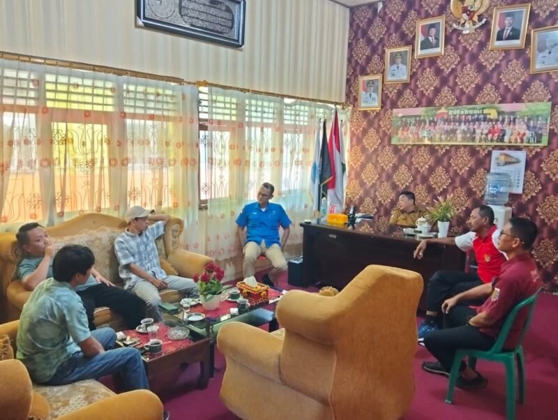 Polemik dugaan penyimpangan anggaran revitalisasi satuan pendidikan di SMKN 2 Kotabumi memunculkan sejumlah fakta mengejutkan hingga membuat panitia tak berkutik setelah praktik culas mencuat ke publik.[De]