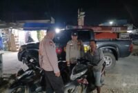 Personel Polsek Simpang Pematang, Polres Mesuji, melaksanakan kegiatan Patroli Keamanan dan Ketertiban Umum serta Kegiatan Rutin Yang Ditingkatkan (KRYD) secara terpadu di seputaran wilayah hukumnya, tepatnya di Desa Simpang Pematang, Desa Budi Aji, dan Desa Mukti Karya, minggu (05/07/26) malam.[Na]