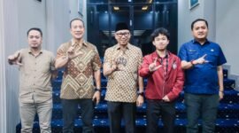 Gubernur Lampung Rahmat Mirzani Djausal menerima kunjungan siswa Madrasah Aliyah Negeri (MAN) 1 Bandar Lampung, Riski Muhammad Ivan, di Ruang Kerja Gubernur, Jumat (10/7/2026).[]