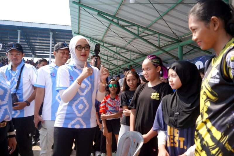 Wakil Gubernur Lampung Jihan Nurlela menegaskan Kejuaraan Renang Antar Perkumpulan dan Pelajar se-Indonesia Piala Kementerian Pemuda dan Olahraga (Kemenpora) RI Tahun 2026 bukan hanya sebagai ajang meraih prestasi, tetapi juga sarana membentuk karakter disiplin, nasionalisme, dan mental juara bagi para atlet muda.[]