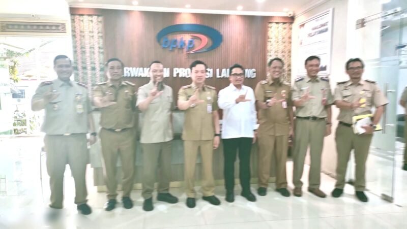 Sekretaris Daerah Provinsi Lampung, Marindo Kurniawan menekankan pentingnya memperkuat sinergi antarlembaga guna mempercepat pelaksanaan program prioritas Pemerintah Provinsi Lampung.[De]