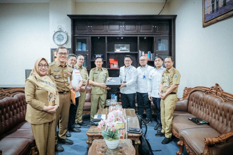 Pemerintah Provinsi (Pemprov) Lampung terus memperkuat sinergi dengan PT ASDP Indonesia Ferry (Persero) dalam mengoptimalkan kawasan Bakauheni Harbour City (BHC) sebagai pusat pertumbuhan pariwisata dan ekonomi di Provinsi Lampung.[De]