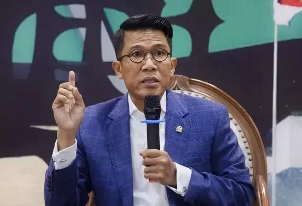 Ketua Komisi XI DPR RI Mukhamad Misbakhun menyambut positif keputusan S&P Global Ratings yang mempertahankan peringkat utang Indonesia pada level BBB untuk jangka panjang dan A-2 untuk jangka pendek dengan outlook stabil.[]