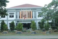 Program Studi Hukum Keluarga (Ahwal Syakhshiyah) Fakultas Syariah Universitas Islam Negeri (UIN) Raden Intan Lampung (RIL) resmi meraih predikat Akreditasi Unggul dari Badan Akreditasi Nasional Perguruan Tinggi (BAN-PT).[De]