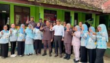 Turun Langsung ke Sekolah di Natar, Bupati Radityo Egi dan Kajati Lampung Pastikan Program MBG Berjalan Sesuai SOP[]