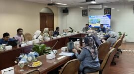 Dalam rangka memperkuat persiapan pendirian Fakultas Kedokteran, Universitas Islam Negeri (UIN) Raden Intan Lampung (RIL) melaksanakan kegiatan bimbingan teknis (bimtek) dan benchmarking sarana prasarana laboratorium ke UIN Syarif Hidayatullah Jakarta, khususnya di Fakultas Kedokteran (FK) UIN Syarif Hidayatullah Jakarta, Kamis (21/05/2026).[De]