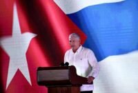 Presiden Kuba Miguel Diaz-Canel berbicara dalam upacara peringatan 73 tahun Hari Pemberontakan Nasional di Pinar del Rio, Kuba. (Xin)