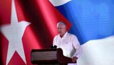Presiden Kuba Miguel Diaz-Canel berbicara dalam upacara peringatan 73 tahun Hari Pemberontakan Nasional di Pinar del Rio, Kuba. (Xin)