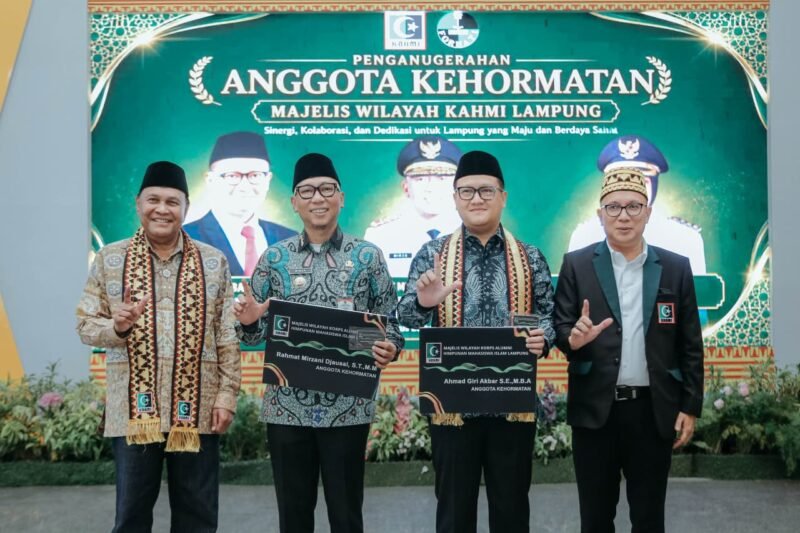 Gubernur Lampung, Rahmat Mirzani Djausal menyampaikan pentingnya kolaborasi seluruh elemen masyarakat dalam membangun Provinsi Lampung menuju daerah yang maju dan berdaya saing.[]