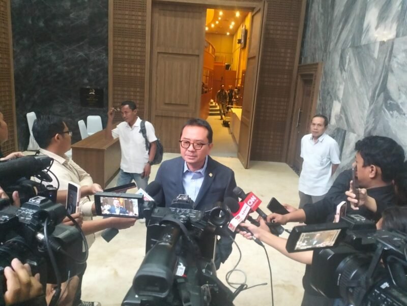Wakil Ketua Komisi V DPR RI, Syaiful Huda, mendesak pemerintah bersama DPR segera menyusun payung hukum permanen menyusul kebijakan pembatasan komisi aplikator ojek online (ojol) menjadi maksimal 8 persen.[HS]