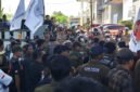 Polres Lampung Utara melaksanakan pelayanan terhadap aksi damai yang digelar Dewan Pimpinan Cabang Triga Nusantara Indonesia (DPC TRINUSA) Lampung Utara di depan Lapas Kelas IIA Kotabumi, Kamis 02 Juli 2026.[Ra]