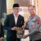 Gubernur Lampung Rahmat Mirzani Djausal menghadiri acara Syukuran Hari Bhayangkara ke-80 Tahun 2026 yang diselenggarakan di Gedung Serba Guna (GSG) Presisi Polda Lampung, Rabu (2/7/2026).[De]