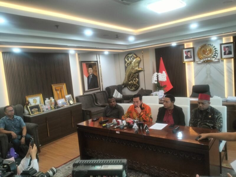 Wakil Ketua DPD RI, Yorrys Raweyai, mengumumkan pembentukan Panitia Khusus (Pansus) Papua sebagai langkah strategis untuk menangani berbagai persoalan yang terus berkembang di Tanah Papua.[Hs]