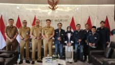Bupati Lampung Selatan Radityo Egi Pratama mengajak Jaringan Media Siber Indonesia (JMSI) Provinsi Lampung berkolaborasi mempromosikan potensi wisata dan branding Kabupaten Lampung Selatan sebagai Beranda Pulau Sumatera.[De]