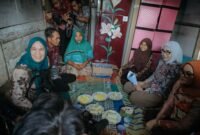 Wakil Gubernur Lampung Jihan Nurlela mengunjungi rumah calon siswa Sekolah Rakyat di Desa Rantau Jaya Udik II, Kecamatan Sukadana, Kamis (9/7/2026).[De]