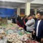 Pemerintah Kabupaten Tanggamus kembali menegaskan komitmennya dalam mewujudkan ketertiban kawasan Pasar Gisting. Wakil Bupati Tanggamus Agus Suranto memimpin langsung kegiatan monitoring dan tindak lanjut penertiban pedagang pada Jumat (10/7/2026) sekitar pukul 05.00 WIB.[]