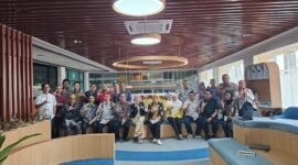 ZT. Kemanusiaan sudah sepatutnya menjadi fondasi utama dalam praktik jurnalisme. Ini artinya bagi masyarakat pers nasional mengusung sisi kemanusiaan bukan sekadar pilihan, melainkan salah satu prinsip utama.[]