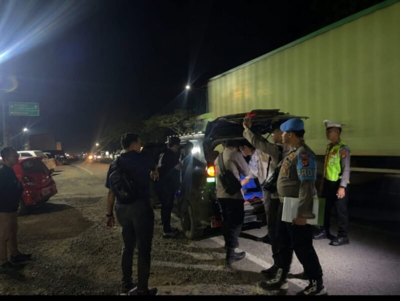 Jajaran Kepolisian Resor (Polres) Mesuji melaksanakan Apel Siaga Kompi I dalam rangka pengamanan dan pemeliharaan keamanan dan ketertiban masyarakat (Kamtibmas) selama masa libur, bertempat Pos Lantas Simpang Pematang, sabtu (11/07/26) malam.[Na]
