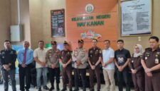 WAYKANAN -Guna lebih meningkatkan sinergitas dan lebih mempererat silaturahmi, Kapolres Way Kanan dengan didampingi segenap PJU Polres sambangi Kejari Way Kanan Selasa (14-06-2026).[Rm]