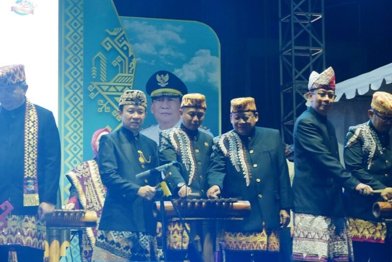 Pemerintah Provinsi Lampung mengapresiasi konsistensi Pemerintah Kota Bandar Lampung dalam menyelenggarakan Bandar Lampung Expo sebagai motor penggerak ekonomi kerakyatan sekaligus etalase promosi potensi daerah.[De]