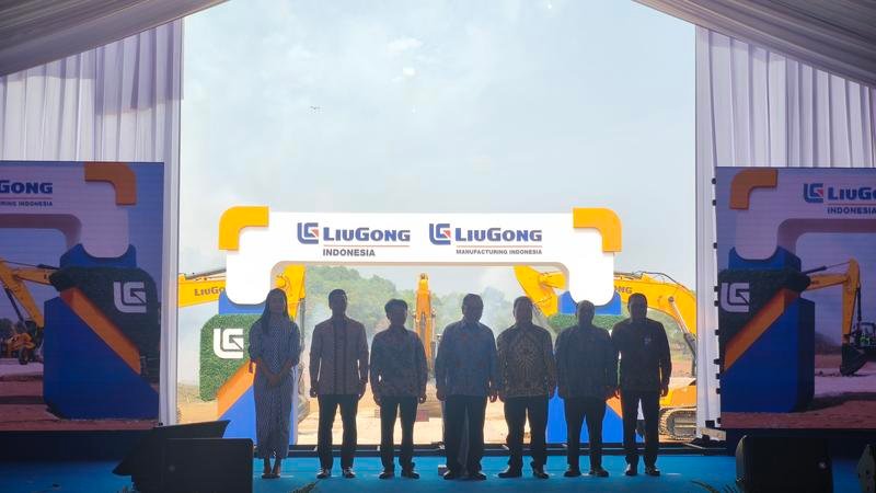 Produsen alat berat asal China, LiuGong, memulai pembangunan fasilitas produksi lokal di Karawang, Provinsi Jawa Barat, pada Rabu (22/7) dengan kapasitas 5.000 unit per tahun. Pembangunan ini memperoleh dukungan dari pemerintah di tengah ketimpangan antara kebutuhan dan kapasitas produksi lokal alat berat di dalam negeri yang masih mencolok.[]