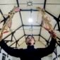 Seorang peserta dalang remaja berlatih memainkan wayang sebelum pertunjukan dalam Festival Dalang Anak dan Remaja 2026 di Gedung Societet di Daerah Istimewa Yogyakarta pada 21 Juli 2026.[]Seorang dalang remaja, Latif Listyo Wicoro (22 tahun) berlatih memainkan wayang sebelum pertunjukan dalam Festival Dalang Anak dan Remaja 2026 di Gedung Societet, Yogyakarta, Selasa (21/7). Festival Dalang Anak dan Remaja 2026 diikuti oleh 20 peserta yang diselenggarakan hingga 24 Juli mendatang. Festival ini menampilkan pertujukan wayang kulit purwa dan wayang golek menak yang merupakan wadah bagi para dalang muda penerus  sekaligus menjadi bagian dari upaya pelestarian seni pedalangan di kalangan generasi muda.