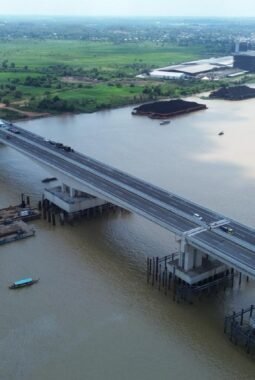Dukung Pembangunan Tol Palembang – Betung, HKA Rampungkan Pekerjaan Hotmix Jembatan Musi