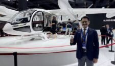 Denon Prawiraatmadja, CEO sekaligus pendiri Whitesky Group, perusahaan operator helikopter dari Indonesia, berfoto bersama sebuah pesawat eVTOL VE25-100 dalam ajang INTERNATIONAL ADVANCED AIR MOBILITY EXPO 2026 di Shanghai, China timur. [Xin]