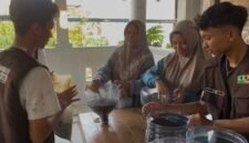 Akuaponik Galon Bekas untuk budidaya Lele dan Kangkung [DE]