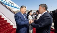 Presiden Tiongkok Xi Jinping tiba di Bishkek untuk menghadiri Konferensi Tingkat Tinggi (KTT) Organisasi Kerja Sama Shanghai (Shanghai Cooperation Organization/SCO) 2026 dan melakukan kunjungan kenegaraan ke Kirgizstan atas undangan Presiden Kirgizstan Sadyr Japarov pada 30 Agustus 2026. (Xinhua)