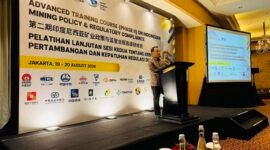 Direktur Jenderal Mineral dan Batubara Kementerian Energi dan Sumber Daya Mineral (ESDM) Republik Indonesia Tri Winarno menyampaikan sambutan dalam Pelatihan Lanjutan Sesi Kedua tentang Kebijakan Pertambangan dan Kepatuhan Regulasi di Indonesia yang diselenggarakan di Jakarta. (ESDM)